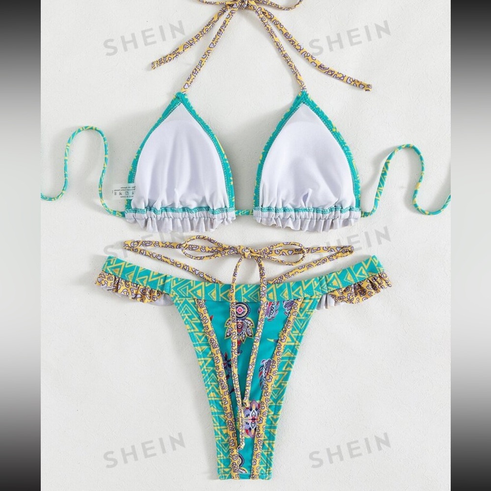 Bikini - Picture 3 of 3